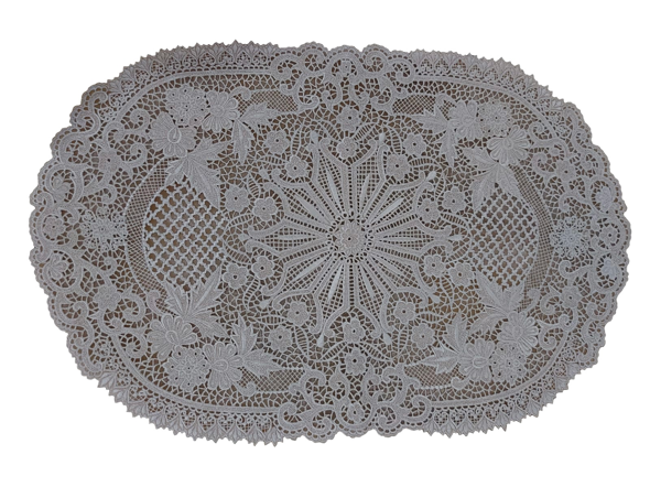 Doily Embroidery 50 cm beige
